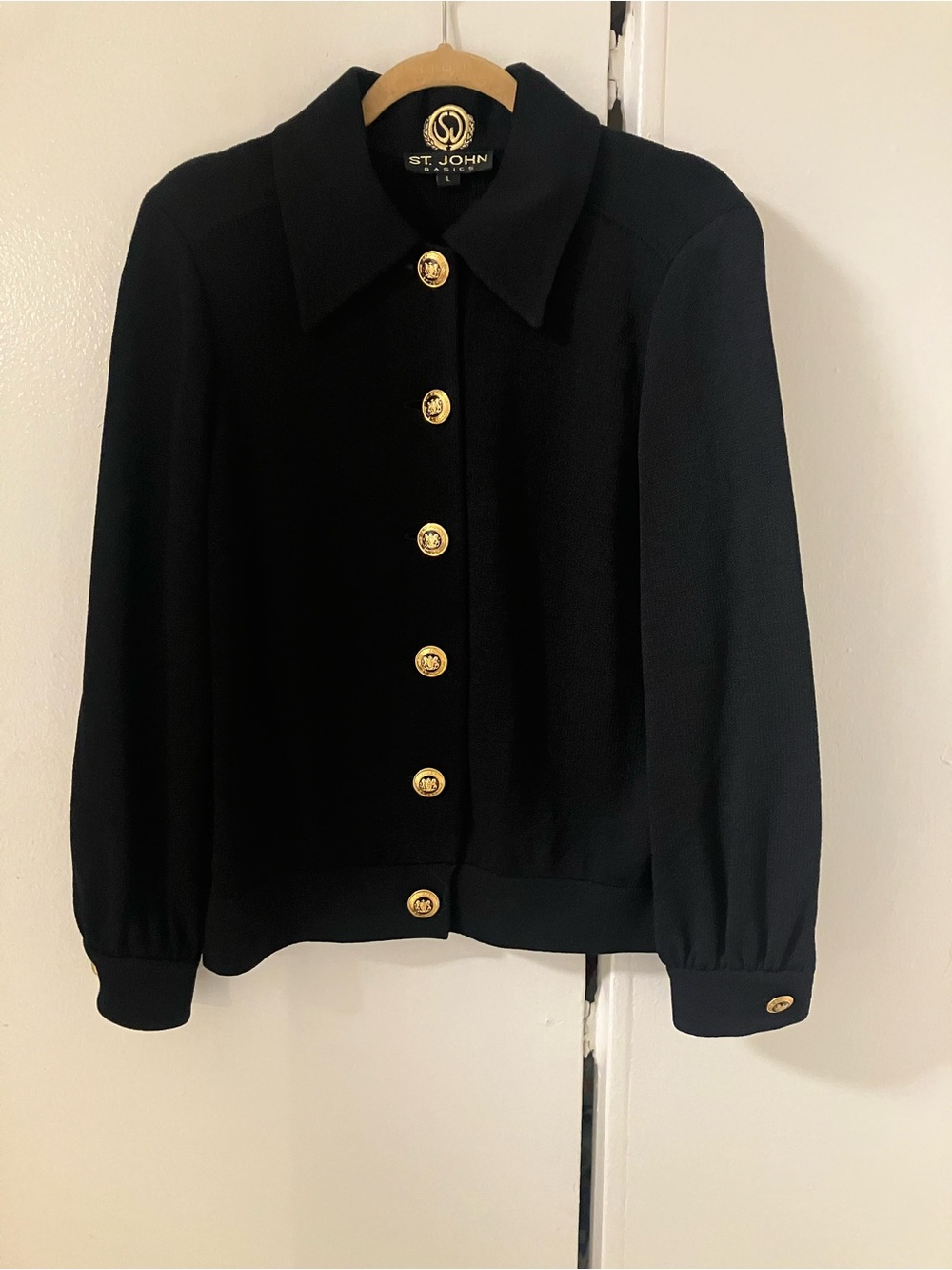 St John Vintage Black Santana Knit Jacket Gold Enamel Crest Logo Buttons Sz L.